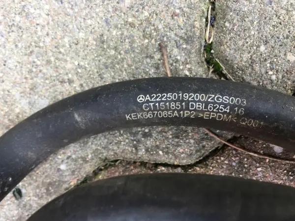 Tuyaux Chauffage Mercedes W222/W217 OEM A2225018300 image 5