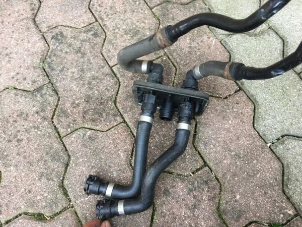 Tuyaux Chauffage Mercedes W222/W217 OEM A2225018300 image 6