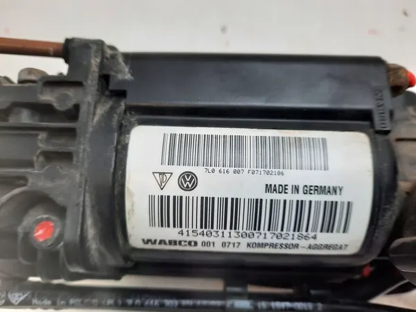 Compressore sospensione posteriore Audi Q7 4L 2007 7L06160074 image 9
