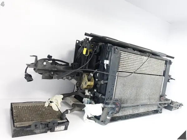 Ventola di raffreddamento acqua BMW F10 F11 M550D 850W OEM 7647367 image 5