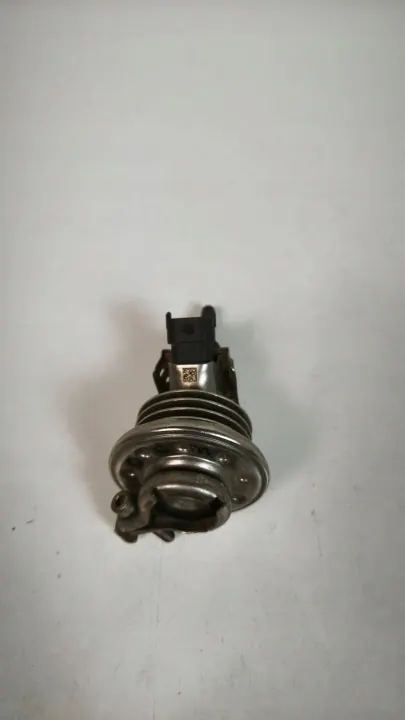 Opel AdBlue-suutin OEM 04440210453 Käytetty image 2