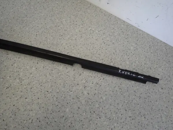 Toyota Verso 09-13 taka oikea ikkunanraapija OEM image 5