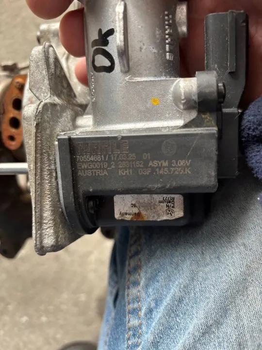 Válvula pressão turbo OEM 70554681 VW Audi image 5