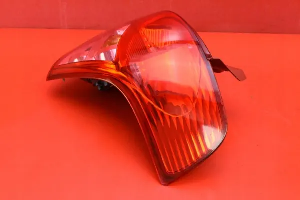 Luz Trasera Derecha Suzuki Swift IV MK6 5D HB 04-10 image 4