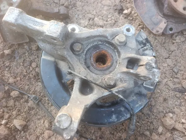 OEM zwrotnica lewy przód lewa przednia Opel Astra J 1.3 image 3