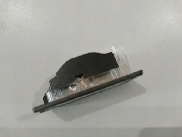 Luz de placa Volkswagen OE 1K9943021A image 4
