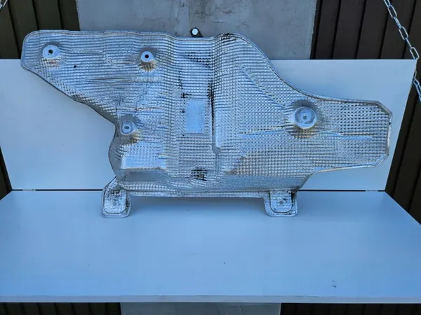 OEM 7P0825681 warmteschild voor Volkswagen Touareg image 6