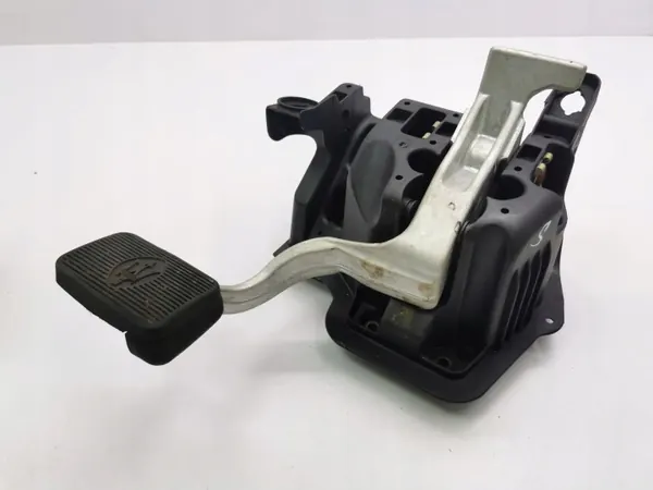 Maserati Granturismo bromspedal OEM 3801390030 image 2