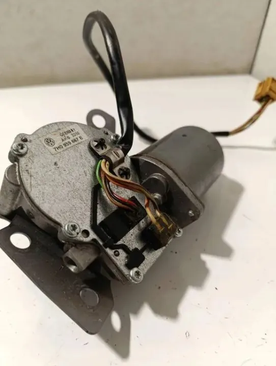 VW Schiebetürmotor OEM 7E1959245B - Gebraucht image 3