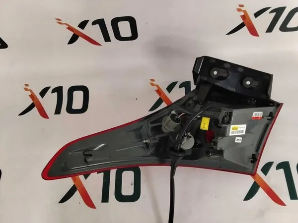 Lámpara trasera derecha Hyundai i30 GD Coupe image 5