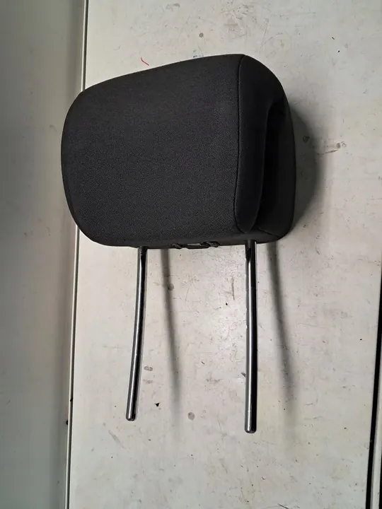 Affichage de l'appui-tête avant Peugeot 5008 image 7