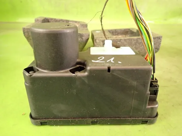 Pompe de verrouillage central OEM 1H0962257G VW Passat B4 image 5