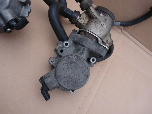 Polttoainepumppu AUDI A6 C6 LIFT 3.0 TFSI 07L127026E image 3