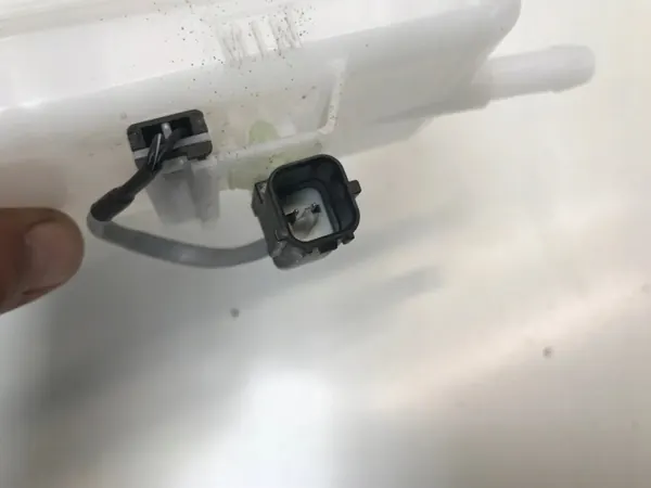 Bremsflüssigkeitsbehälter K50 OEM für Kia Niro II EV image 3