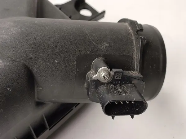 Ilmansuodattimen kotelo Massamittausanturi Opel GT Saturn Sky 2007–2009 image 6