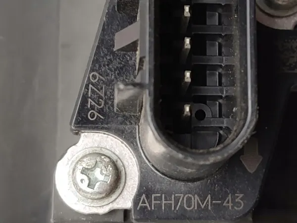 Ilmansuodattimen kotelo Massamittausanturi Opel GT Saturn Sky 2007–2009 image 8