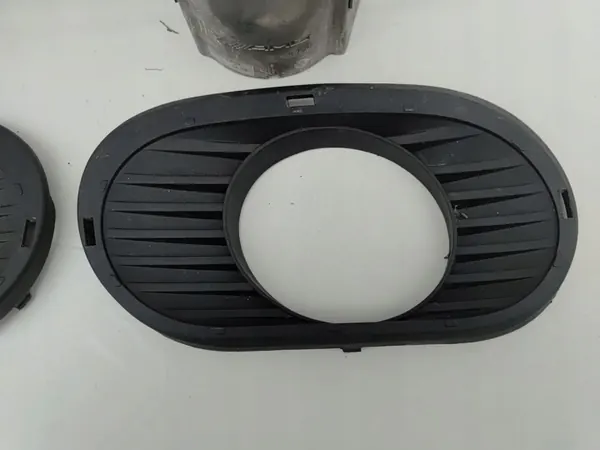 Mercedes Pakopää OEM 1774907900 Vasen Oikea image 3
