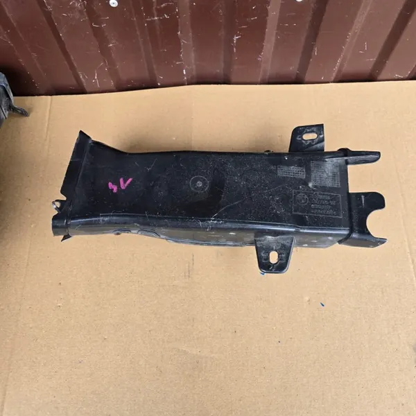 Conduit de refroidissement côté droit OEM 8050400 BMW Série 6 image 2