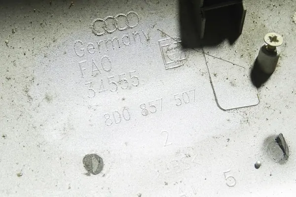 Vasemman peilin tuki AUDI A6 8D0857507 image 3