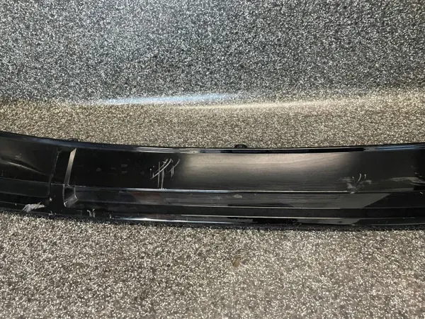 Spoiler para-choques dianteiro Audi e-Tron OEM 4KE807733 image 3