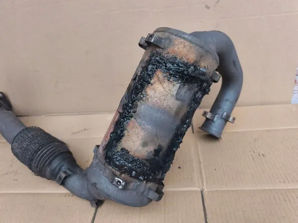 Filtro DPF vazio Ford Mondeo MK5 2.0 TDCI sem inserto image 2