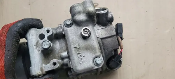 Compressore A/C Audi A7 S7 4.0 TFSI OE 4G0260805F image 7