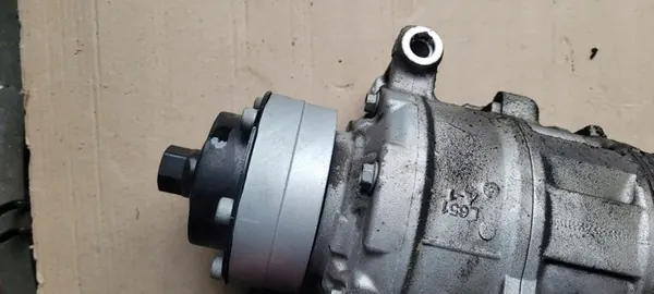 Compressore A/C Audi A7 S7 4.0 TFSI OE 4G0260805F image 9