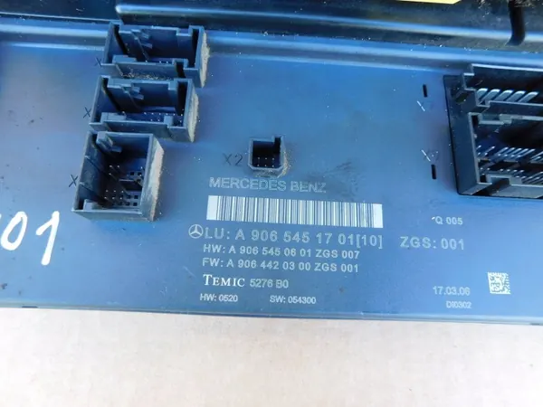 Module fusibles relais OEM A9065451701 Sprinter 906 image 3