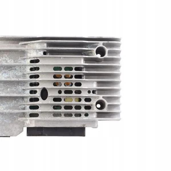 Audi A3 S3 8V Äänenvahvistin OEM 8J0035223A image 3