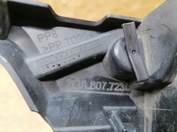 Scivolo di montaggio paraurti sinistro anteriore VW T-Roc 2GA 2017-2024 image 3