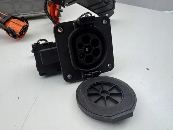 Dacia Spring Lader Converter OEM 296055135R image 7