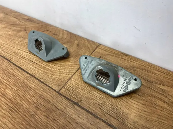 OEM 16519986 Feu de plaque pour Chevrolet Corvette C6 image 6