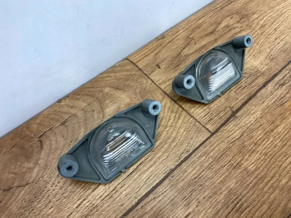 OEM 16519986 Feu de plaque pour Chevrolet Corvette C6 image 7