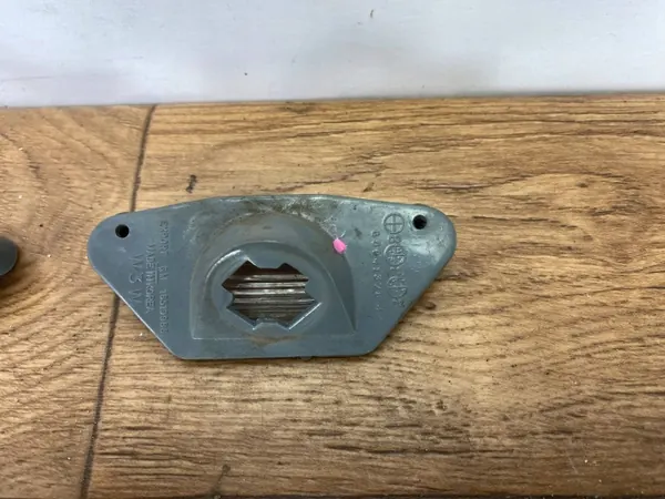 OEM 16519986 Feu de plaque pour Chevrolet Corvette C6 image 8