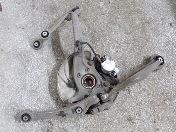 Pivot de roue avant droit OEM 8K0407254 ROZ Audi A4 B8 image 3