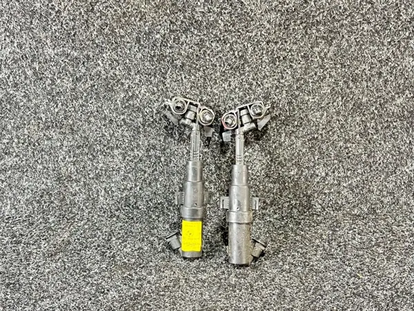Bico lavador BMW OE 8362823 - Usado image 2