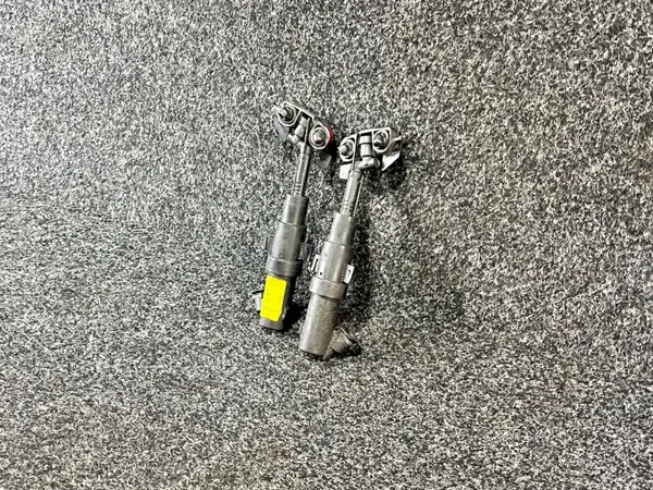 Bico lavador BMW OE 8362823 - Usado image 3