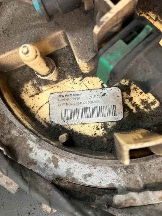 Réservoir carburant avec pompe OEM A2464702701 Mercedes A image 5