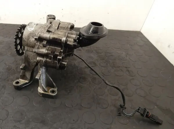 Jaguar Land Rover Oliepomp OEM G4D3-6L079-F Gebruikt image 3
