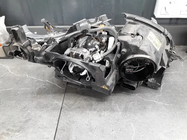 Linker koplamp A2048208961 Mercedes W204 image 3