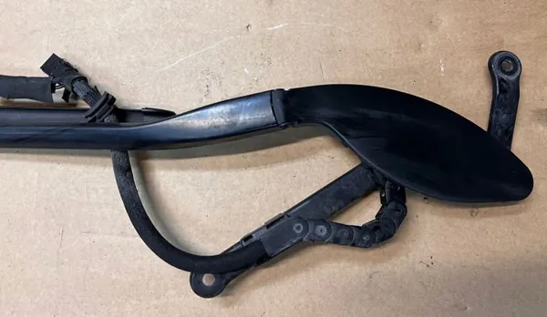 Mercedes-Benz W238 pyyhinvarsiojain OEM A2388204700 image 6