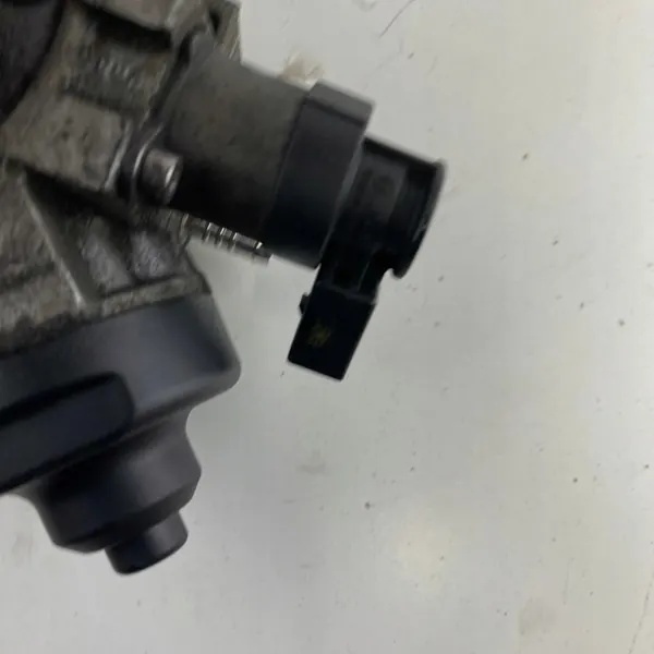 Kraftstoffinjektorpumpe Audi A3 VW Golf 2.0 Seat Skoda 1.6 2.0 TDI image 10