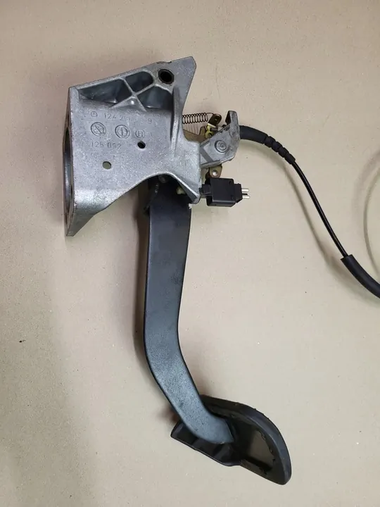 Bremsenpedal-Sensor Kabel Mercedes W124 W201 OE image 5