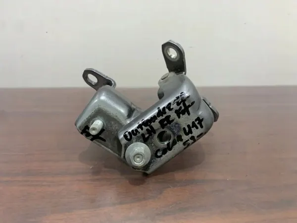Mitsubishi Outlander Bakdörrsgångjärn OEM FBZ28600 image 2
