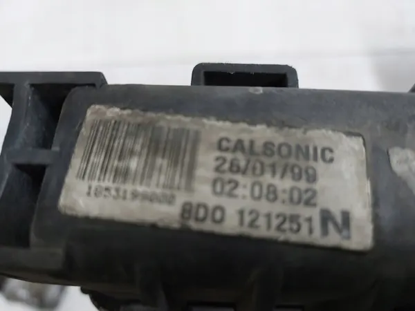 Radiador de agua AUDI A4 B5 A6 C5 8D0121251N image 3