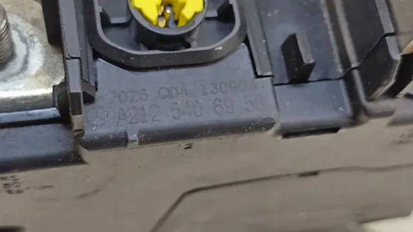 Mercedes Pyroteknisk Laddning OEM A2125406950 Begagnad image 5