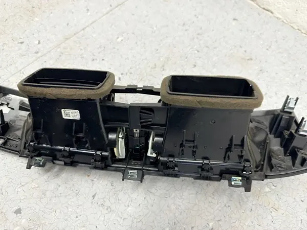 Etupenkin kehys OEM 9332485 BMW X1 F48/F49 image 7