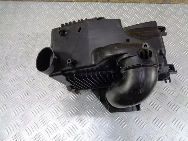 Mazda Luftfiltergehäuse OEM 197400-2010 Gebraucht image 3