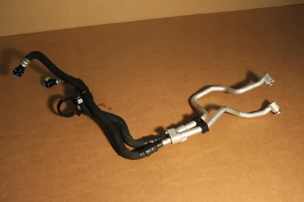 Öljynjäähdytysletku OEM 8854984 8854985 BMW XM G09 image 2