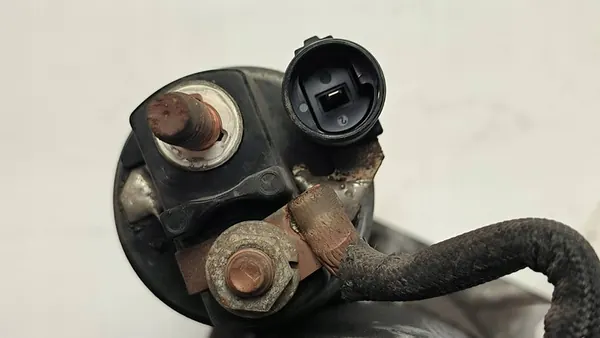 Motor de arranque 2.0 JTD FIAT FREEMONT 56029591AB image 2